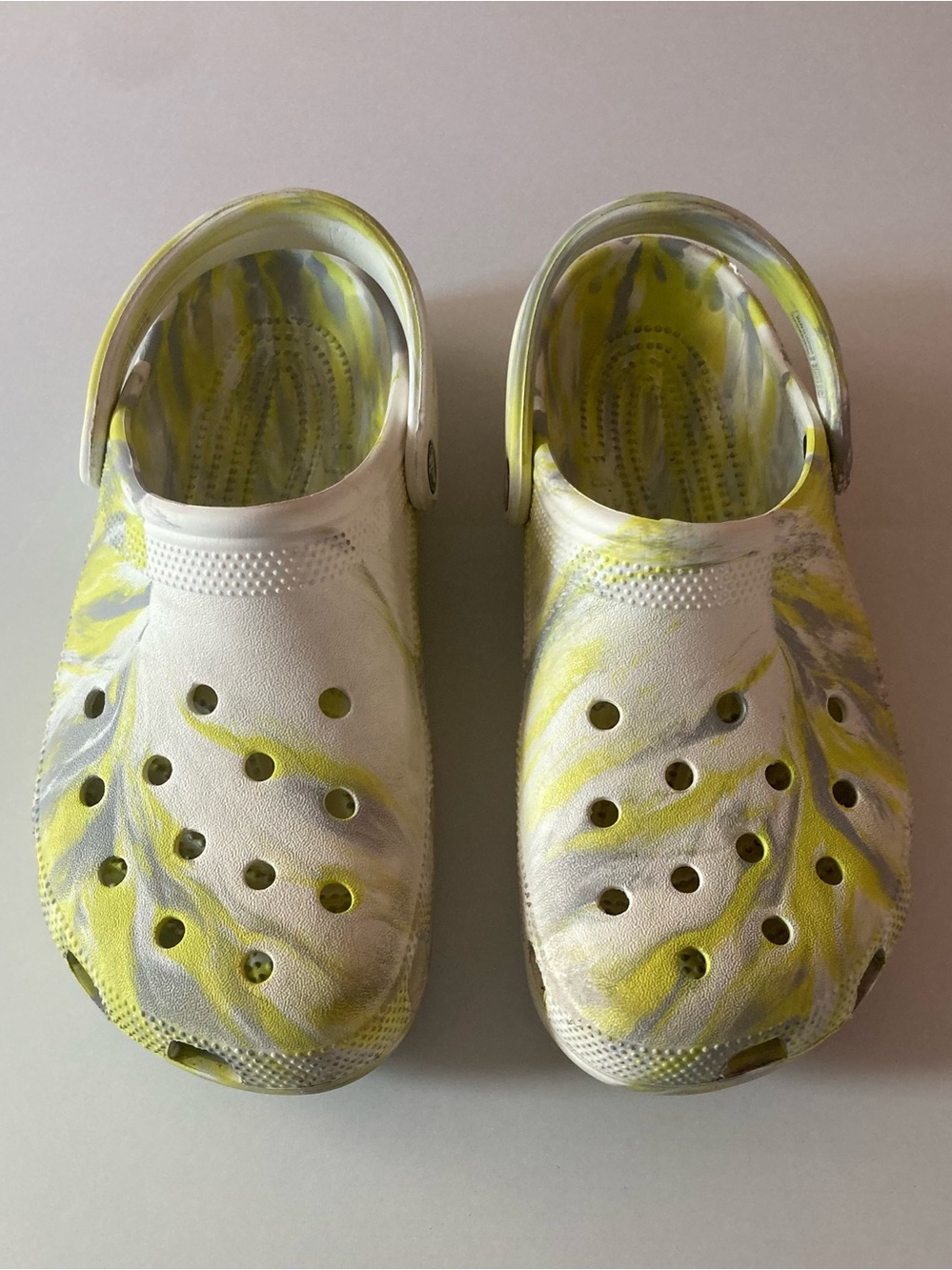 CROCS Womens SZ 10 gray and Yellow Marbled Classic Clogs with Heel Strap